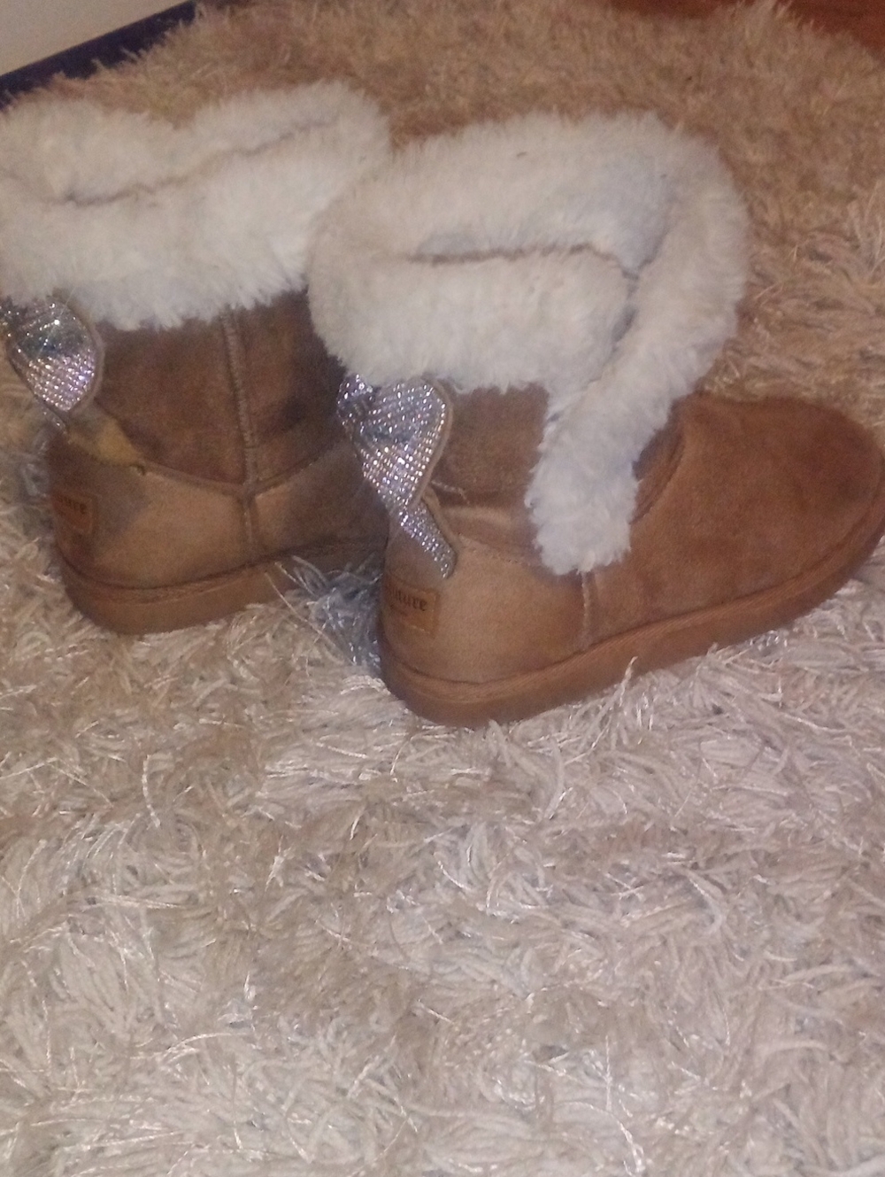 Juicy Couture Chestnut Brown Kids Faux-Shearling Boots with Rhinestone Bow's